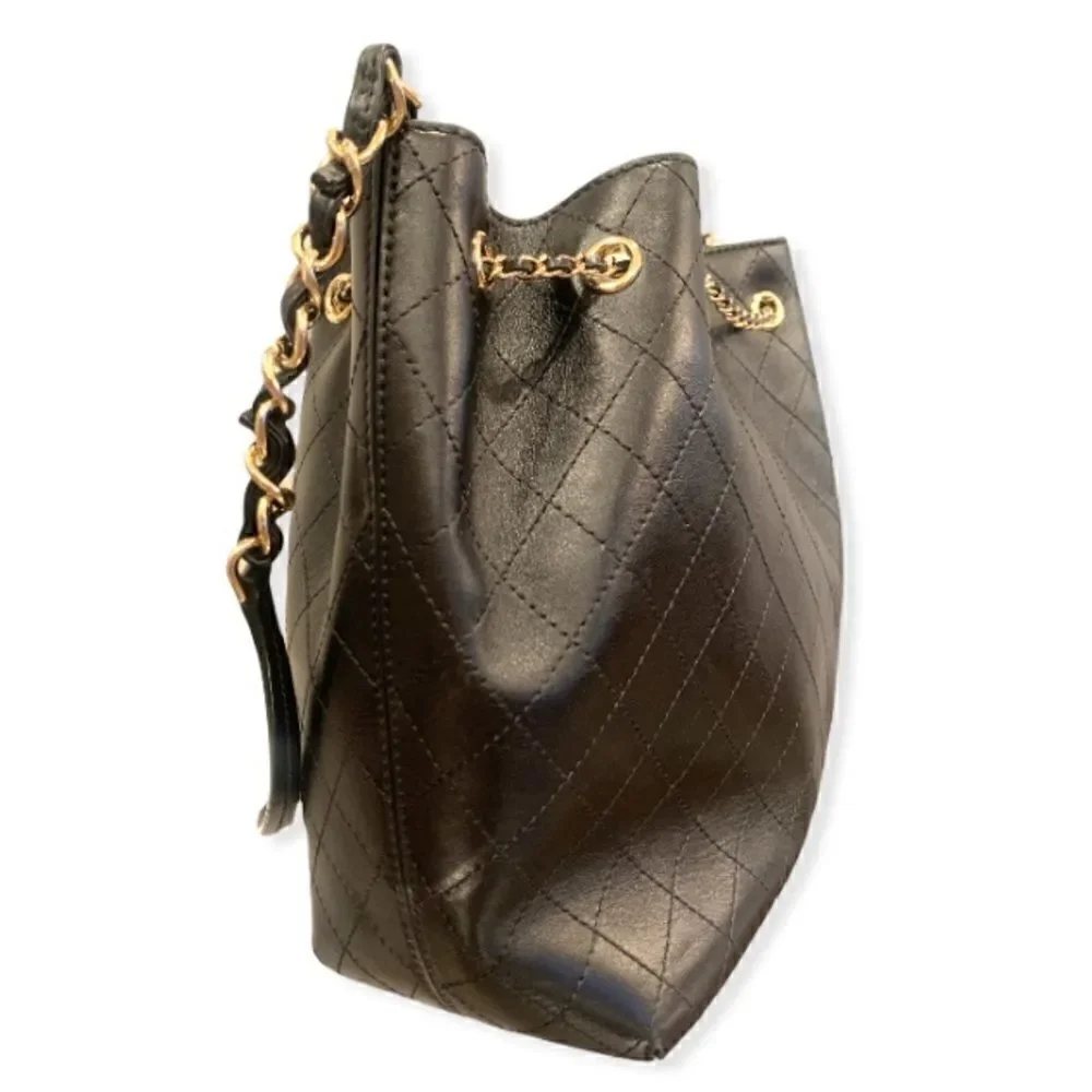 CHANEL Calfskin Stitched Drawstring Bag (Black)